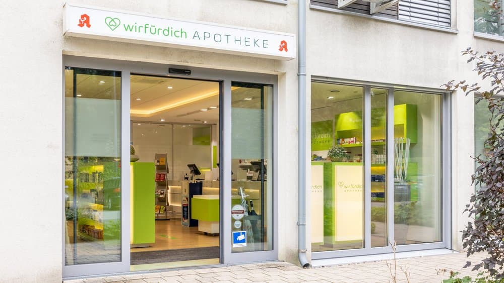 Eingangsbereich der wirfürdich Apotheke an der Diana in Bad Bentheim